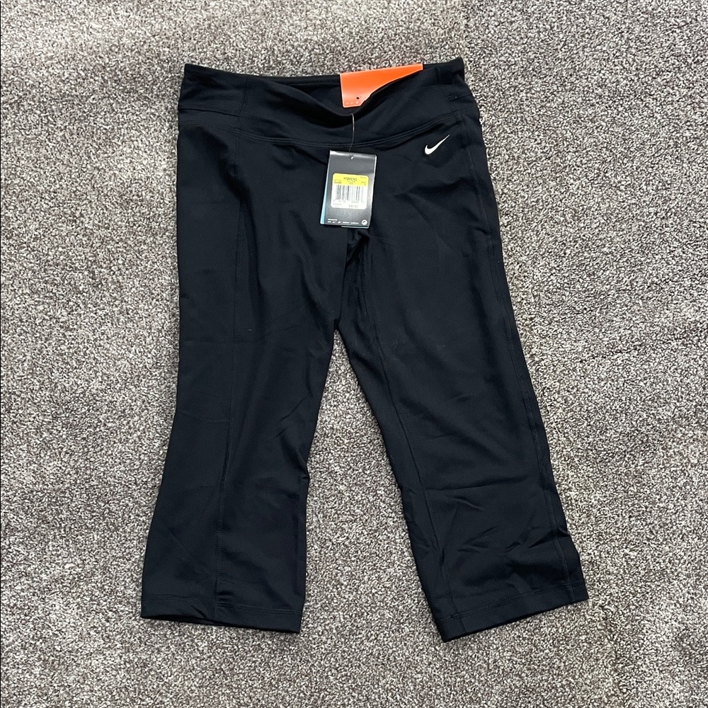 Nike Women's Black Athletic Leggings Capris Slim